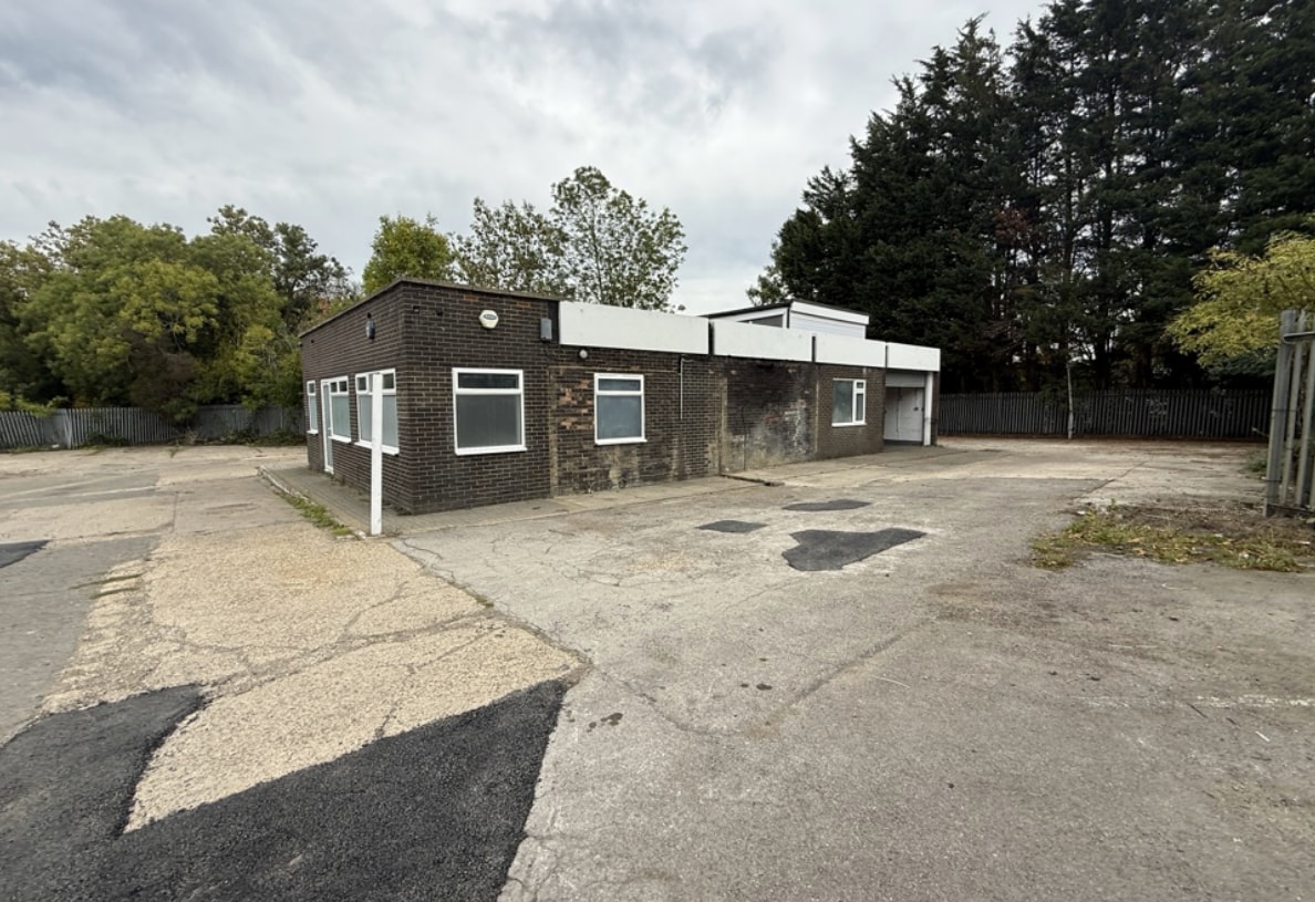 Barnet Bypass, South Mimms for lease Building Photo- Image 1 of 4