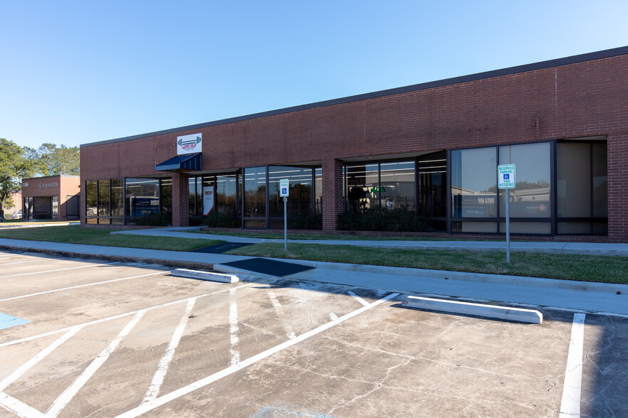 3130 Rogerdale Rd, Houston, TX for lease - Building Photo - Image 2 of 5