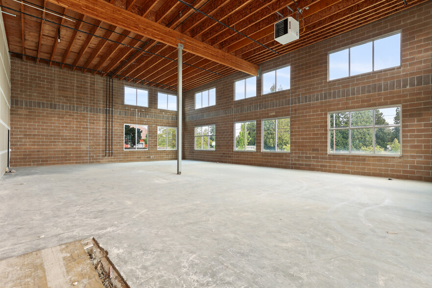 21600 SE Stark St, Gresham, OR for lease - Building Photo - Image 3 of 28