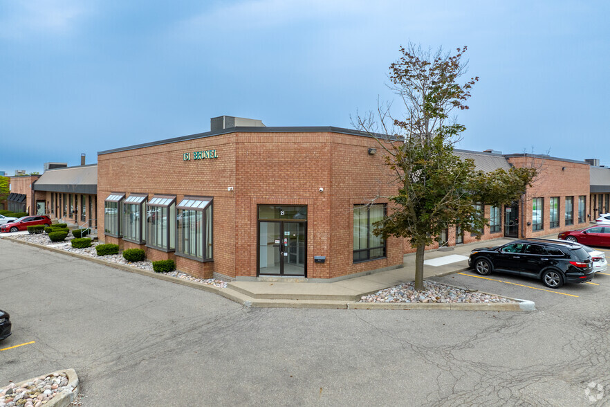 151 Brunel Rd, Mississauga, ON for lease - Building Photo - Image 2 of 4