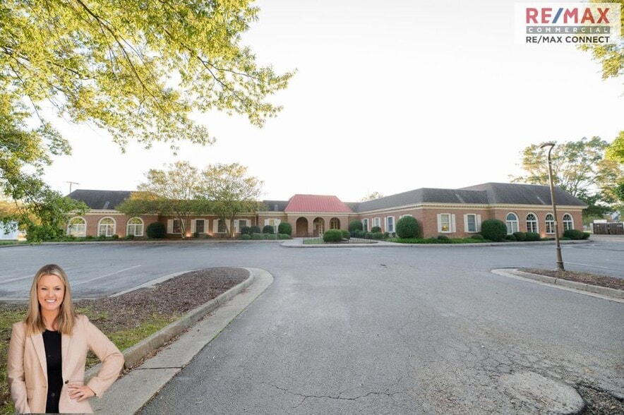 401 Oyster Point Rd, Newport News, VA for sale - Building Photo - Image 1 of 39