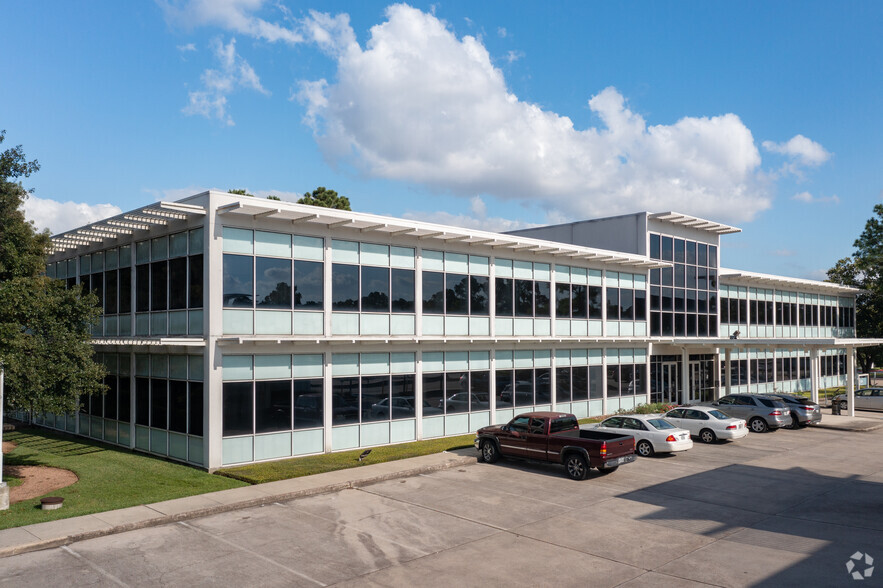 17320 Red Oak Dr, Houston, TX for lease - Building Photo - Image 1 of 5