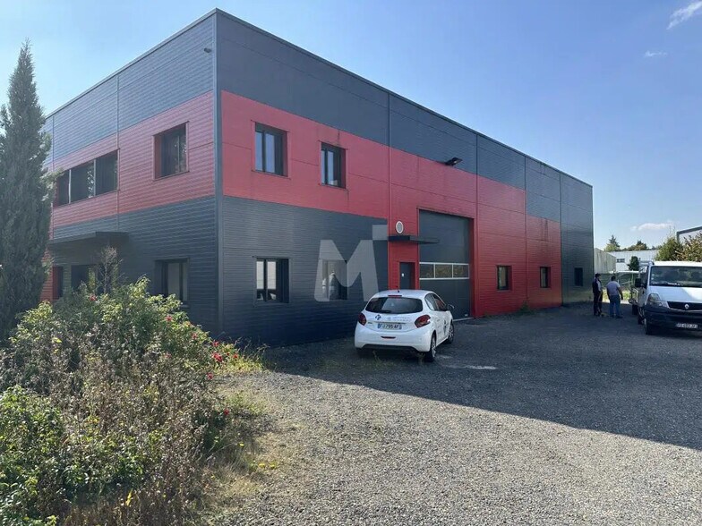 Office in Dourdan for lease - Building Photo - Image 2 of 13