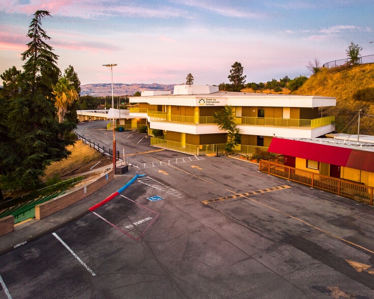500 Sands Dr, San Jose, CA for lease - Building Photo - Image 1 of 5