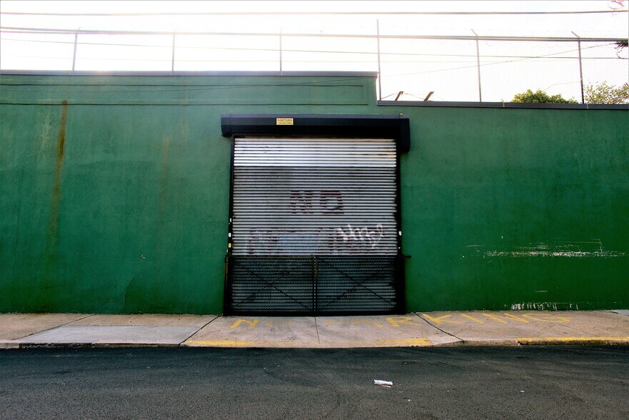 3630 13th St, Long Island City, NY for sale - Building Photo - Image 1 of 1