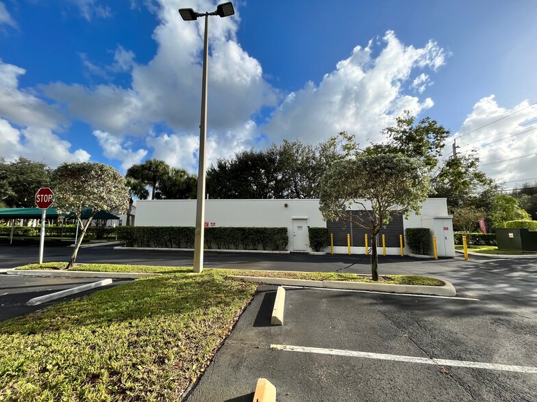 3 SW 129th Ave, Pembroke Pines, FL for lease - Building Photo - Image 3 of 10