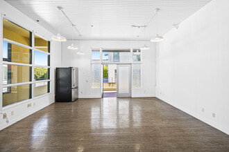 321 Santa Monica Blvd, Santa Monica, CA for lease Interior Photo- Image 2 of 8