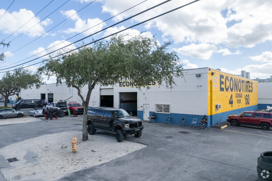 7005-7145 NW 41 St, Miami, FL for lease - Primary Photo - Image 1 of 7