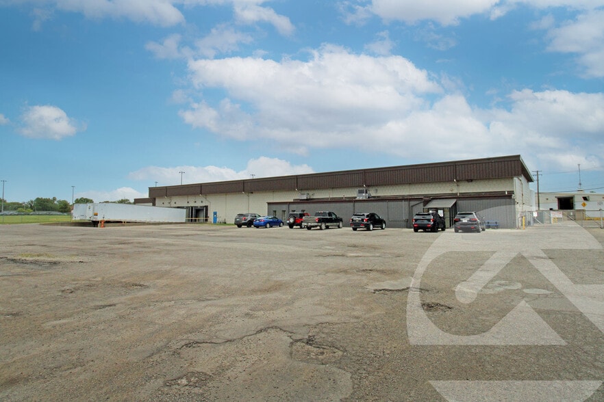 33101 Harper Ave, Saint Clair Shores, MI for sale - Building Photo - Image 1 of 4