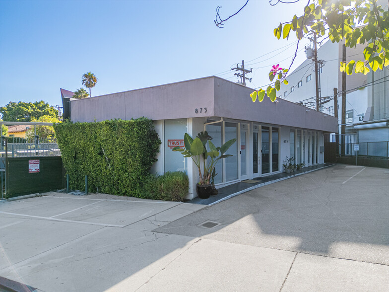 875 Westbourne Dr, West Hollywood, CA for sale - Building Photo - Image 1 of 28