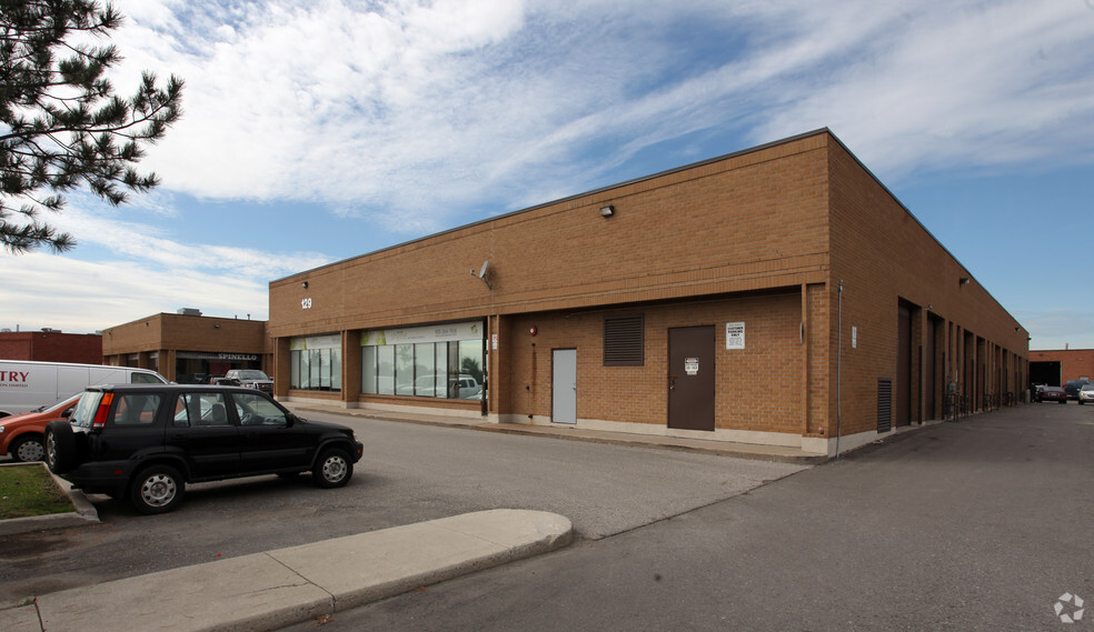 129 Rowntree Dairy Rd, Vaughan, ON for sale - Primary Photo - Image 1 of 4