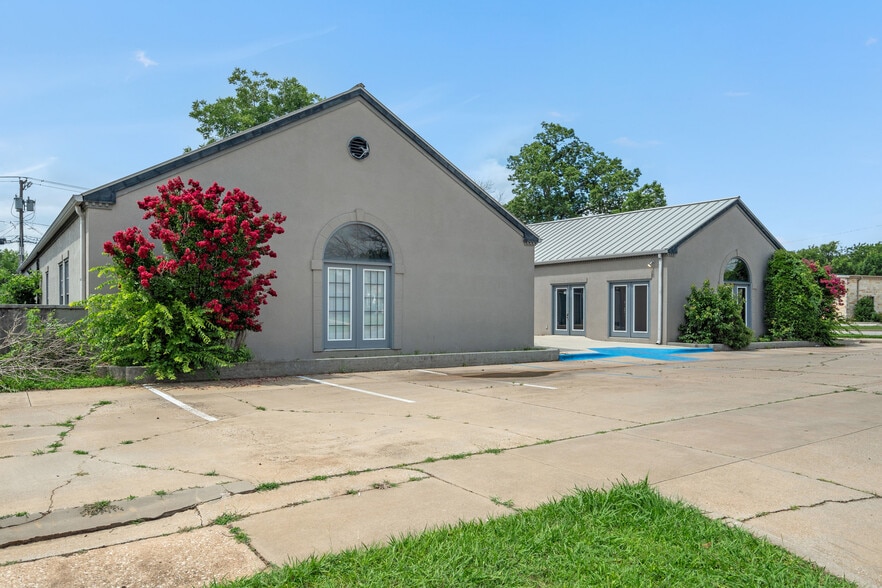 1501 Brook Ave, Wichita Falls, TX for sale - Building Photo - Image 2 of 10