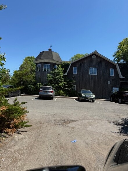 790 Chestnut Ridge Rd, Chestnut Ridge, NY for sale - Building Photo - Image 1 of 1