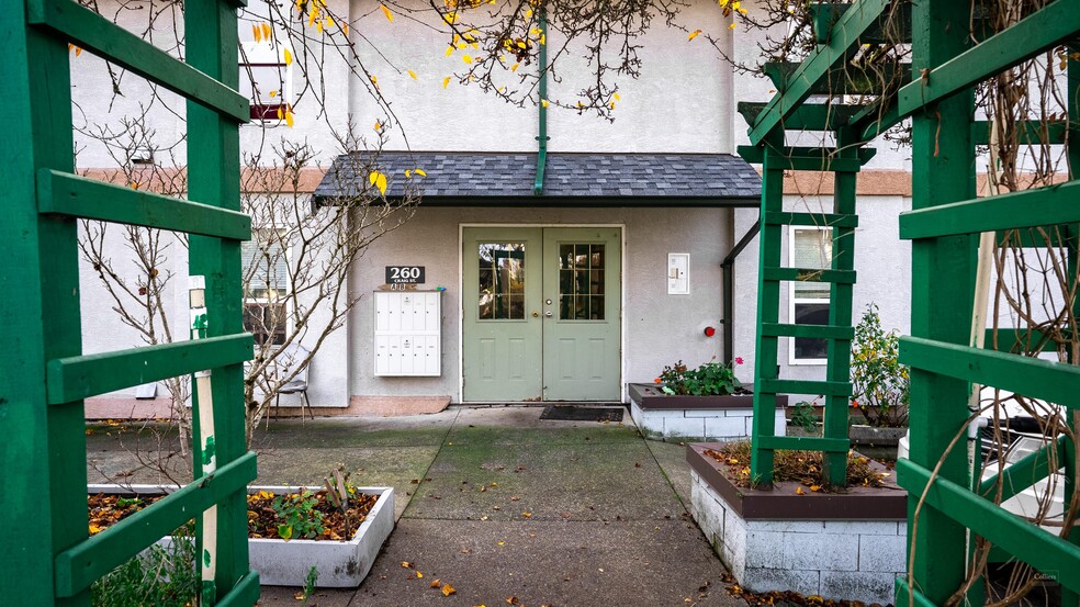 260 Craig St, Nanaimo, BC for sale - Primary Photo - Image 1 of 9