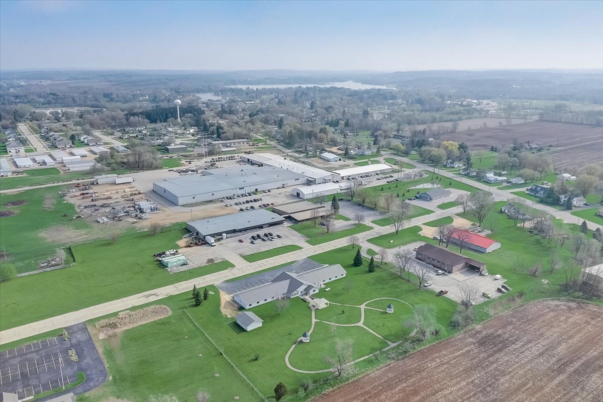 113 Industrial Dr, Pardeeville, WI 53954