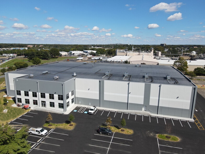 101 Independence Lane, Chalfont, PA for sale - Building Photo - Image 2 of 3