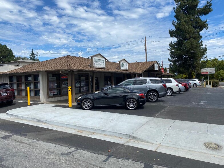 982-998 El Monte Ave, Mountain View, CA for lease - Building Photo - Image 2 of 5