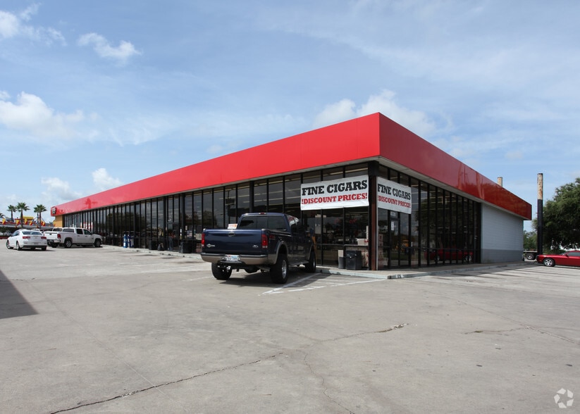 10330 E I-10 Fwy, Baytown, TX for sale - Primary Photo - Image 2 of 2