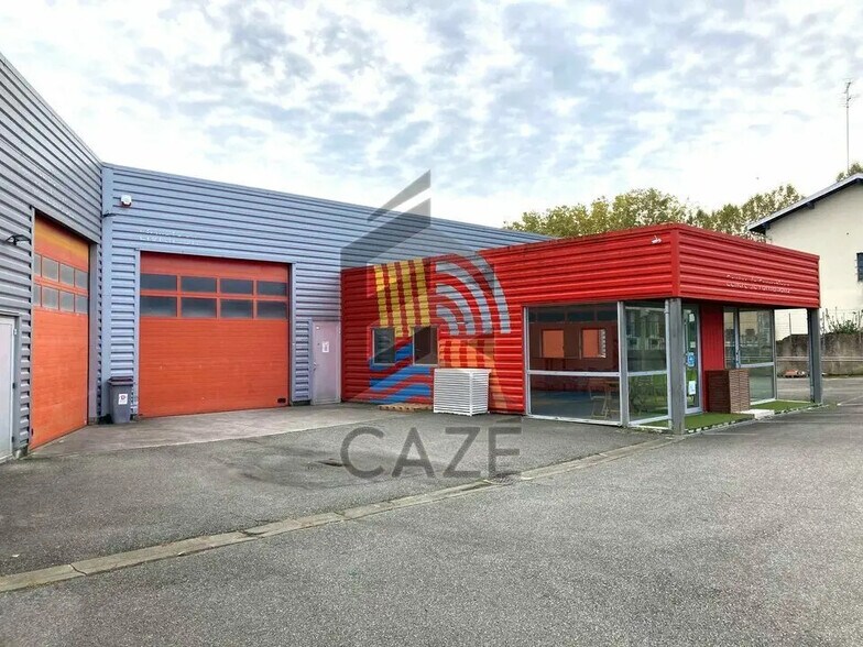 Office in Dax for lease - Building Photo - Image 1 of 7