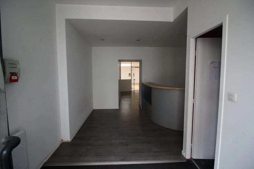 Retail in Bordeaux for lease - Interior Photo - Image 3 of 4