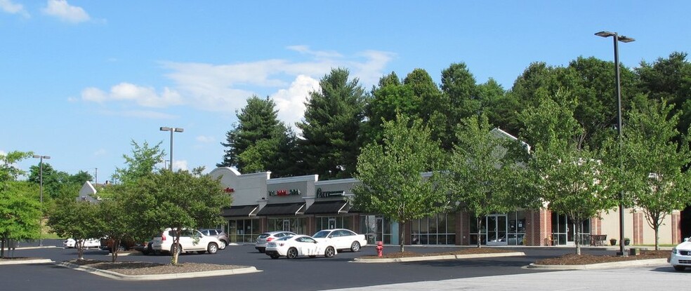 330-336 Rockwood Rd, Arden, NC for lease - Building Photo - Image 2 of 6