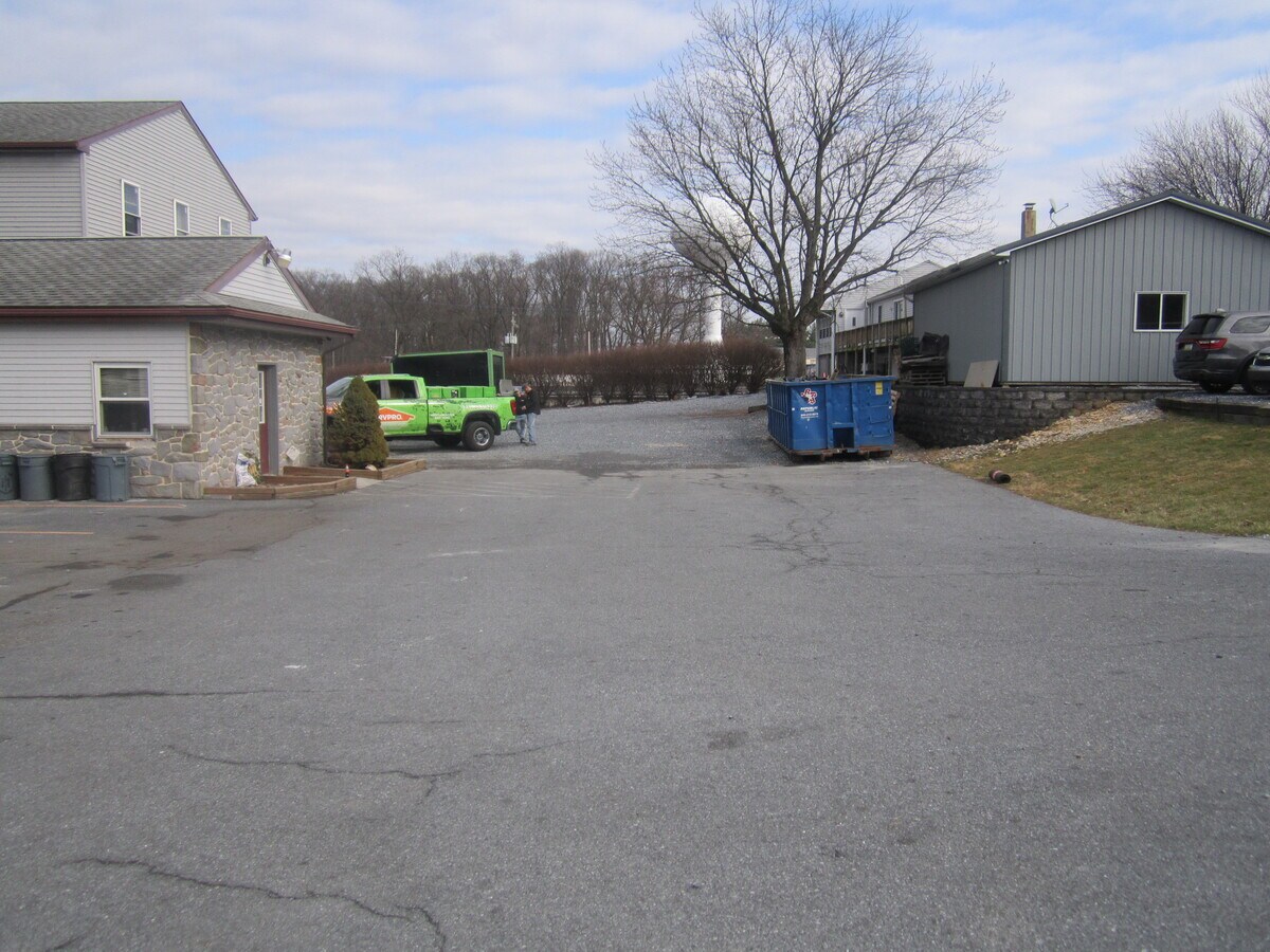 30 W Sunhill Rd, Manheim, PA 17545