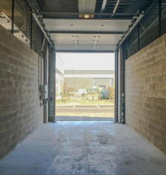 Flex in Bailly-Romainvilliers for lease - Interior Photo - Image 1 of 5