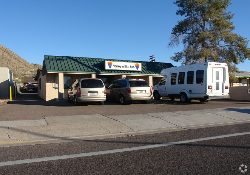 42 W Hatcher Rd, Phoenix, AZ 85021