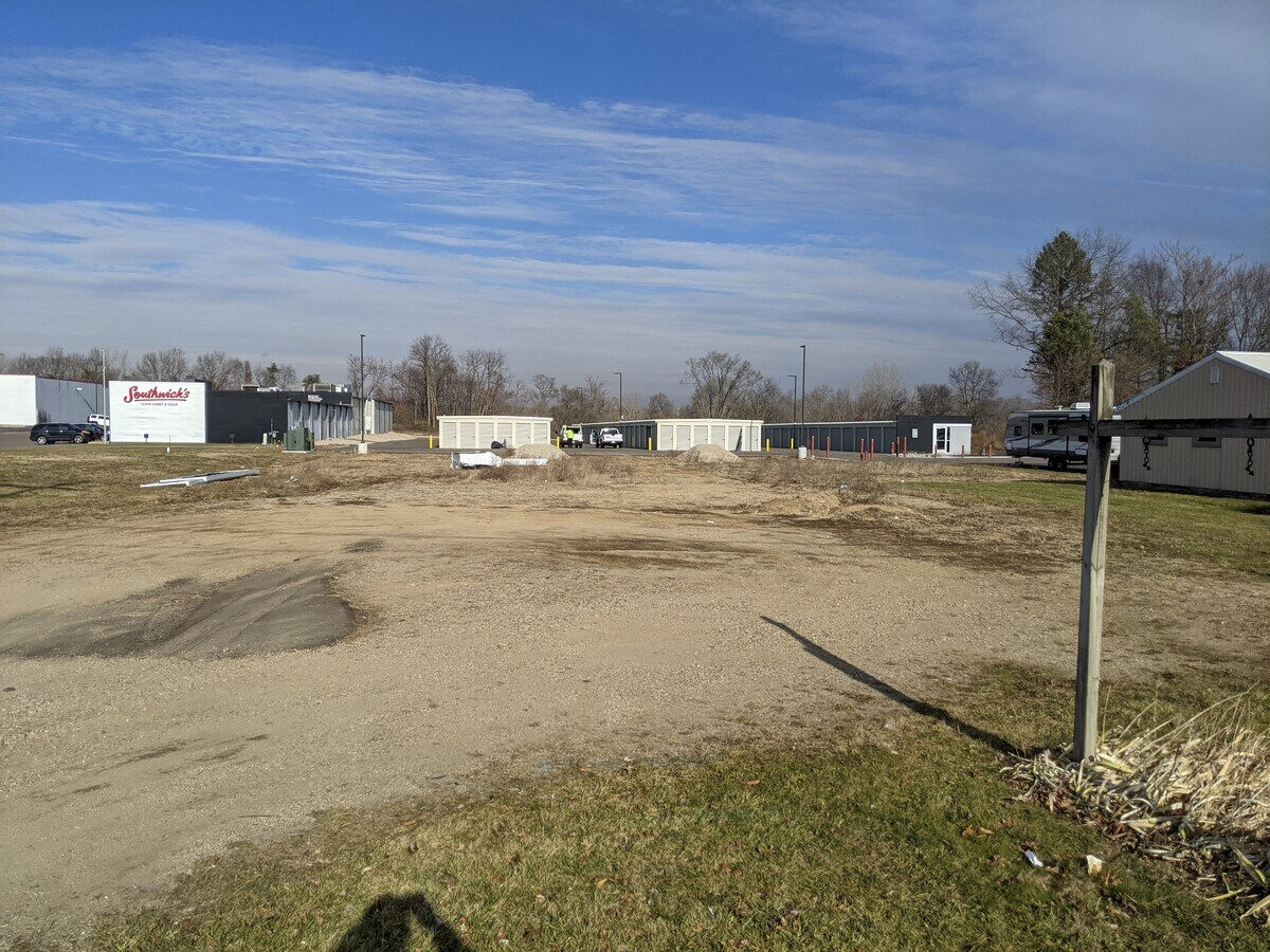 1259 M 89, Plainwell, MI 49080