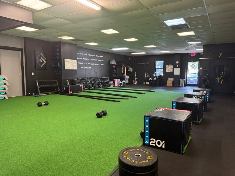 173 Davis St, Southern Pines, NC for lease - Building Photo - Image 1 of 17