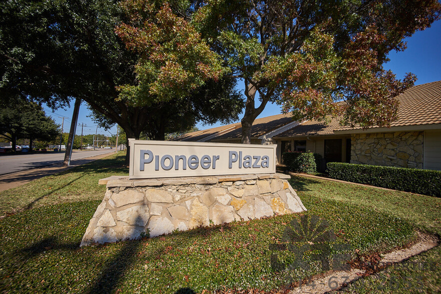 1134 W Pioneer Pky, Arlington, TX for sale - Building Photo - Image 1 of 2