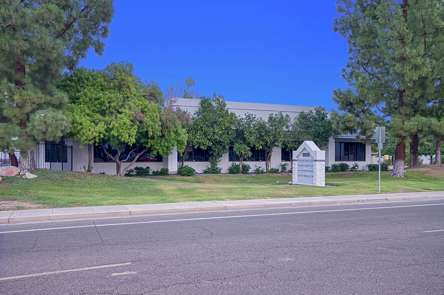 8805 N 23rd Ave, Phoenix, AZ for sale - Building Photo - Image 2 of 6