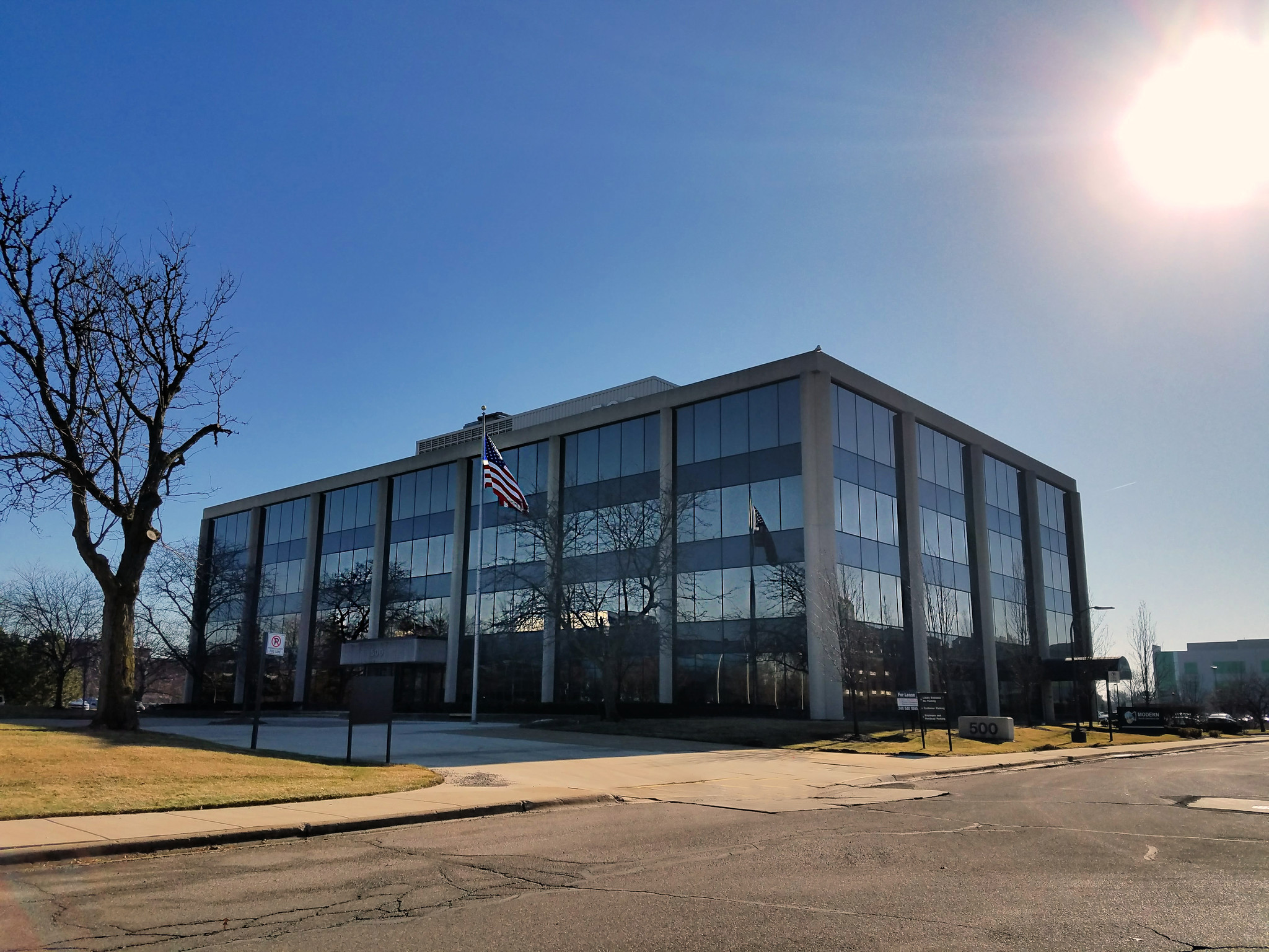 500 Stephenson Hwy, Troy, MI 48083 - Robbins Executive Park | LoopNet