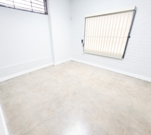 1320 W 12th Pl, Los Angeles, CA for lease Interior Photo- Image 1 of 3