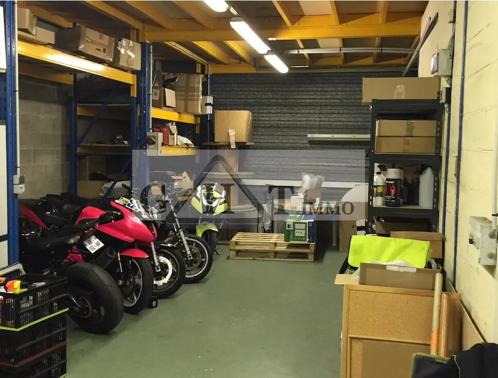 Industrial in Montgeron for sale Interior Photo- Image 1 of 5