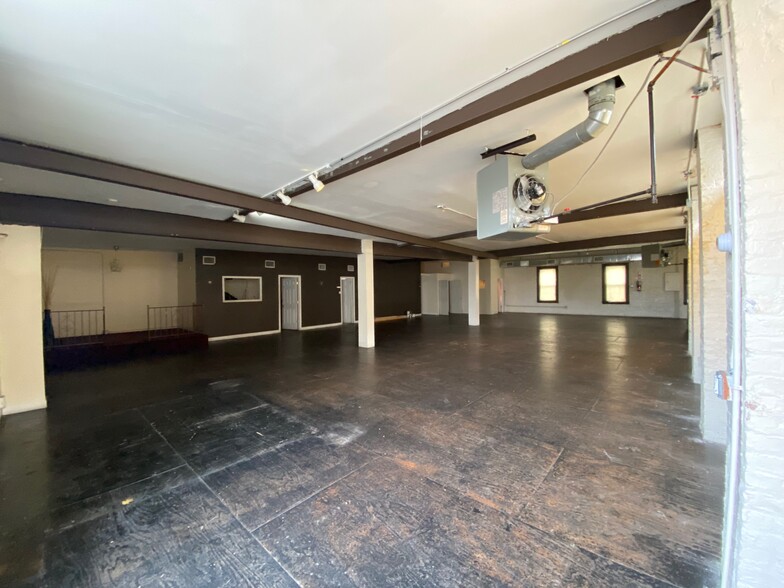 161 Jamaica Ave, Brooklyn, NY for sale - Interior Photo - Image 2 of 37