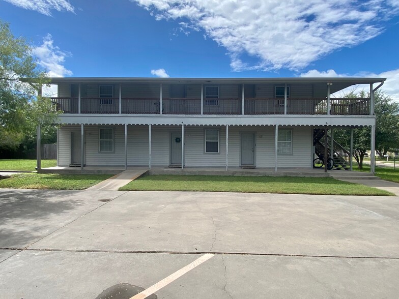 419 W Mesquite Ave, Kingsville, TX for sale - Primary Photo - Image 1 of 1