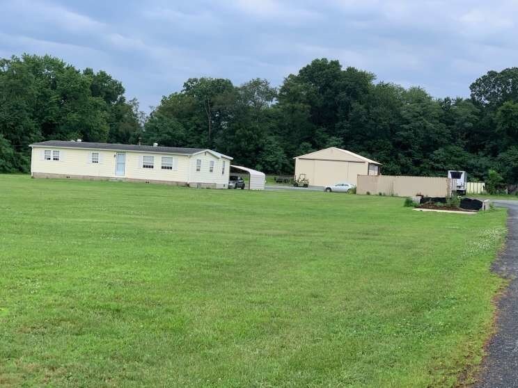 4887 Summit Bridge Rd, Middletown, DE 19709 2,000 SF Building with 1