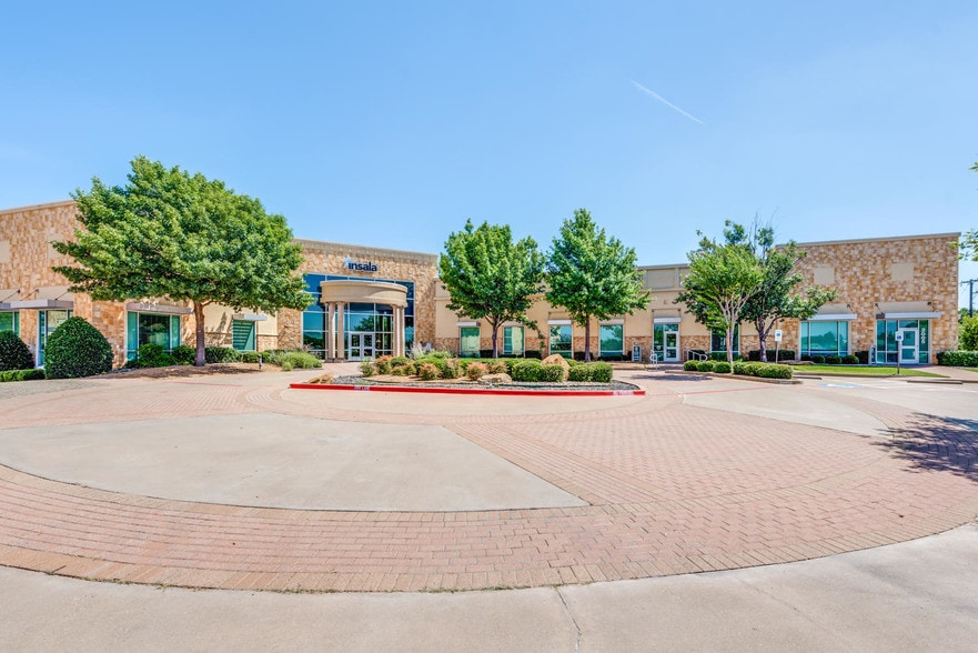 2005 NE Green Oaks Blvd, Arlington, TX for sale - Building Photo - Image 1 of 1