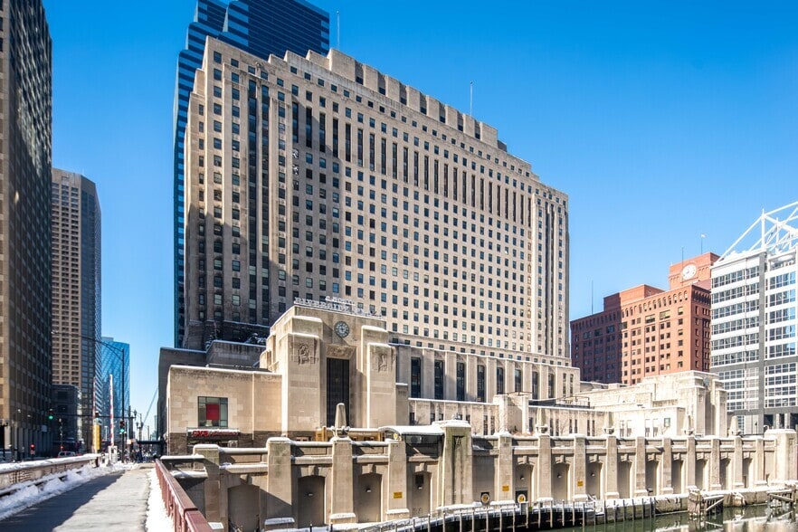 2 N Riverside Plz, Chicago, IL 60606 - Chicago Daily News Building - 2 North Riverside Plaza Chicago Il 60606