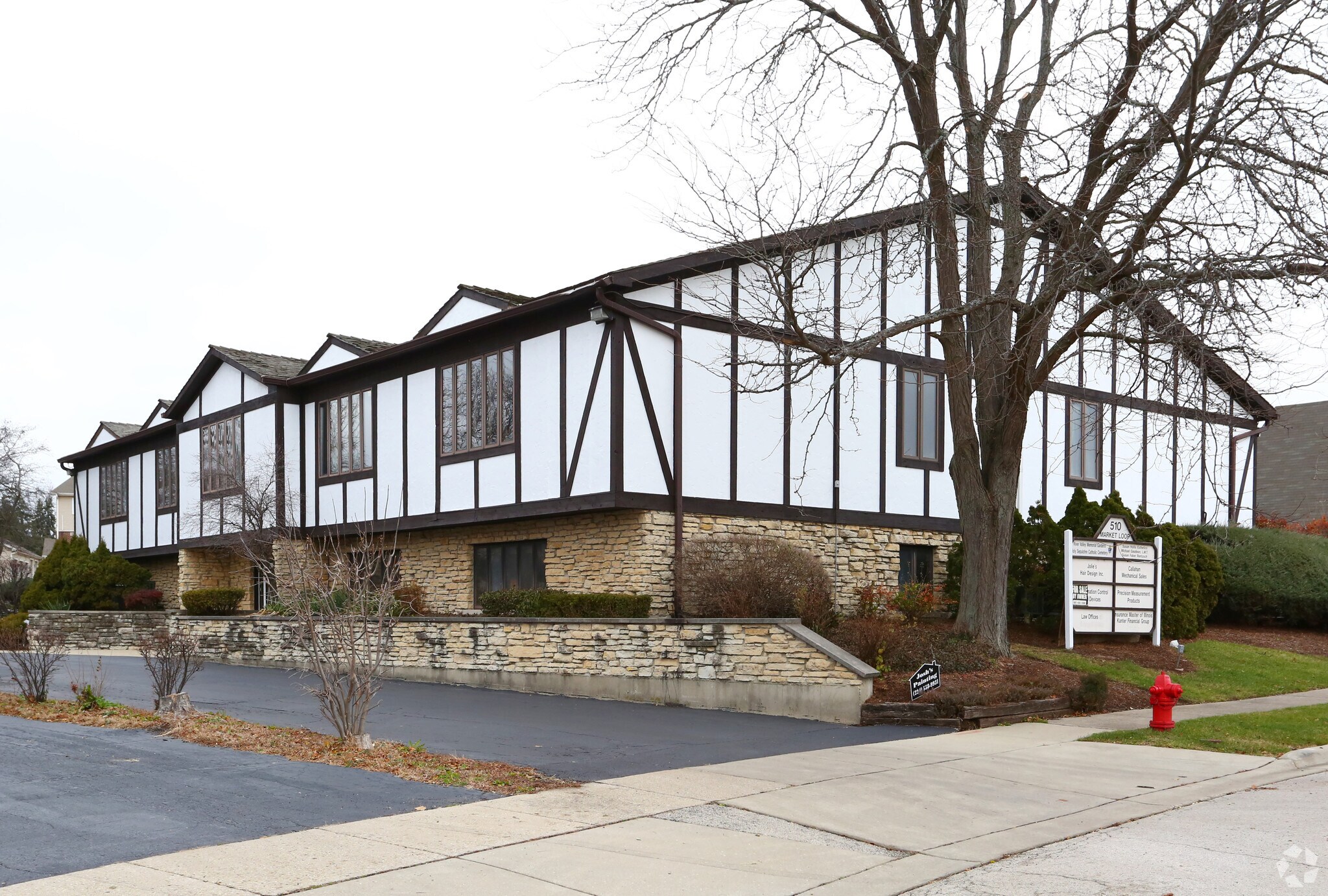 510 Market Loop, West Dundee, IL for sale Primary Photo- Image 1 of 1