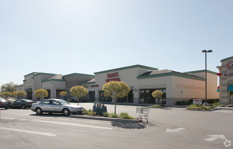 400-440 Elkhorn Blvd, Rio Linda, CA for lease - Building Photo - Image 1 of 14