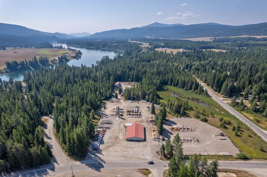 116 Sullivan Lake Rd, Ione, WA for sale - Primary Photo - Image 1 of 1