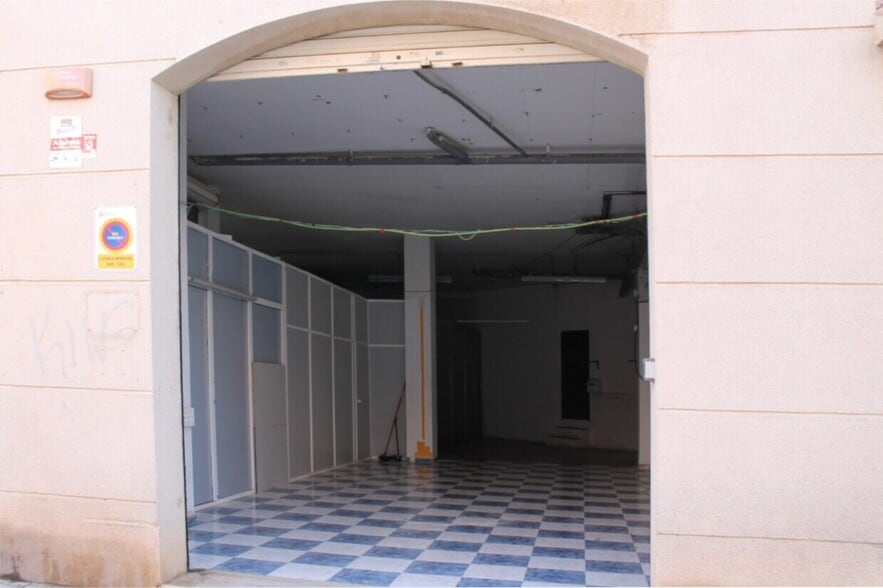 Carrer Múrcia, 126, Sant Pere de Ribes, Barcelona for lease - Primary Photo - Image 1 of 1