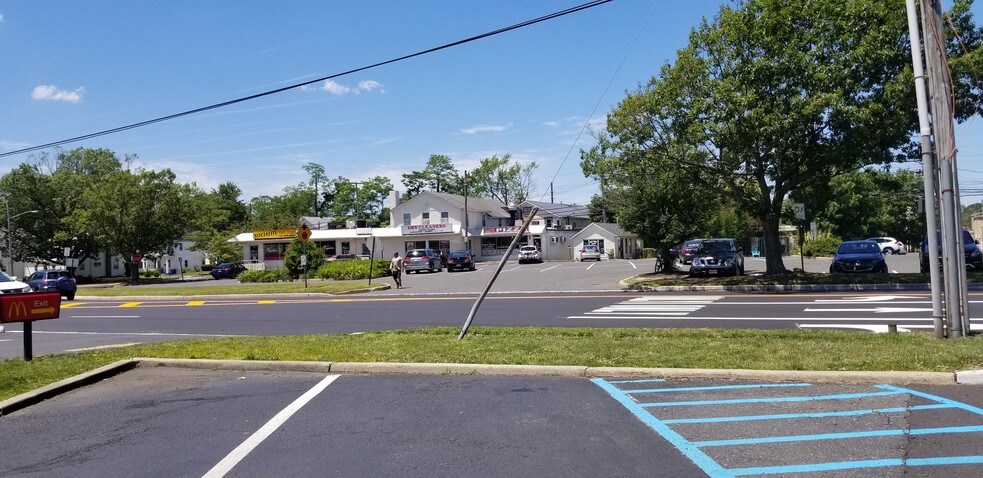 22 Lewis St, Eatontown, NJ for sale - Building Photo - Image 2 of 11