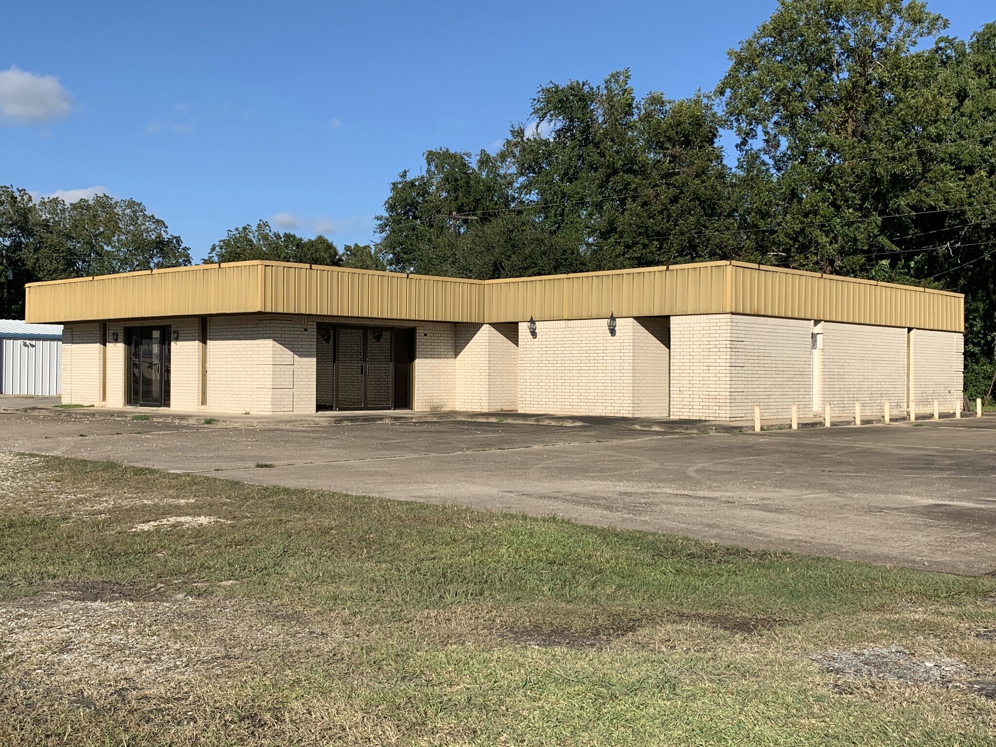 413 TX-124, Winnie, TX for sale Primary Photo- Image 1 of 1