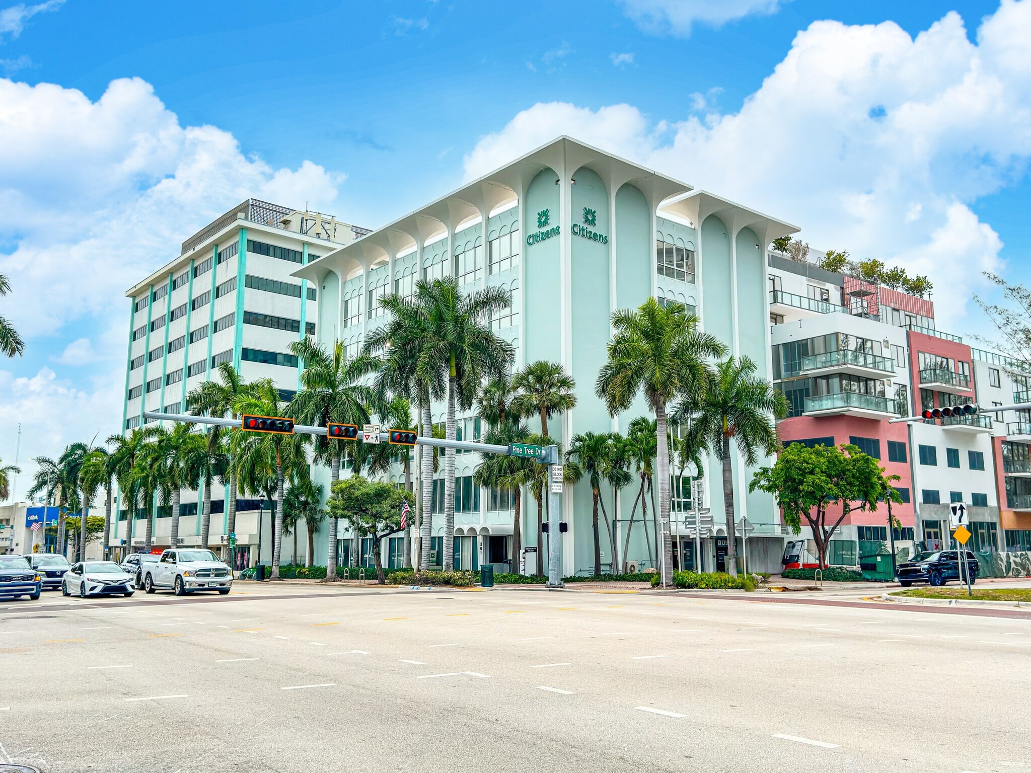 301 Arthur Godfrey Rd, Miami Beach, FL for lease Building Photo- Image 1 of 6