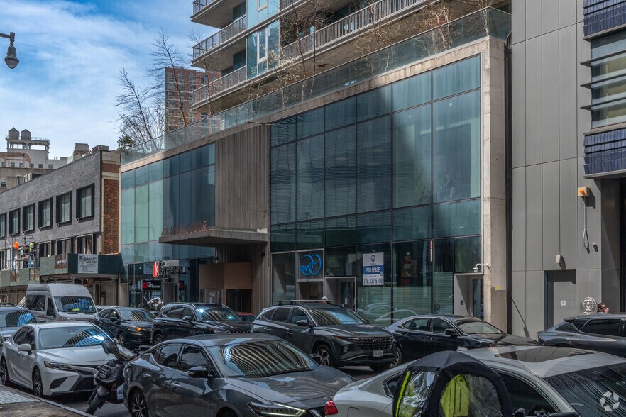 436 Albee Sq, Brooklyn, NY for sale - Primary Photo - Image 1 of 1