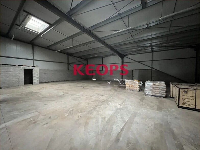 Flex in Villeneuve-Tolosane for lease - Interior Photo - Image 3 of 4