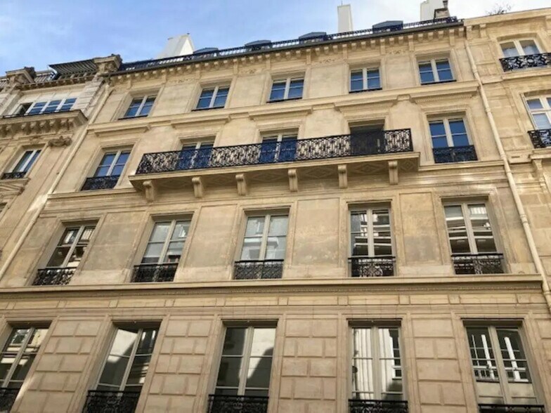 22 Rue Chauchat, Paris for lease - Building Photo - Image 1 of 8
